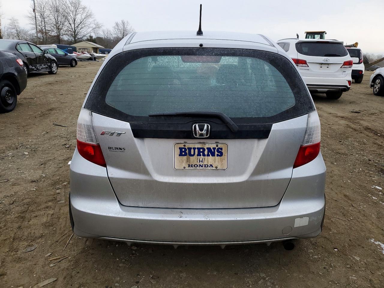 2013 HONDA FIT photo 6