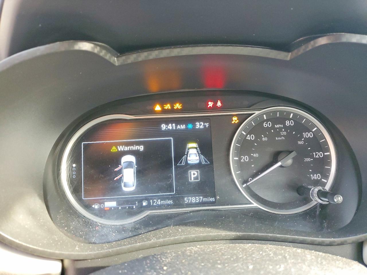 2020 NISSAN VERSA SV photo 17