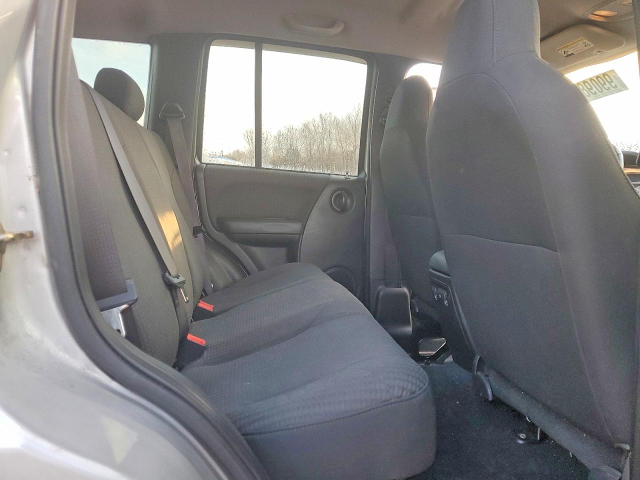2002 JEEP LIBERTY SPORT photo 21