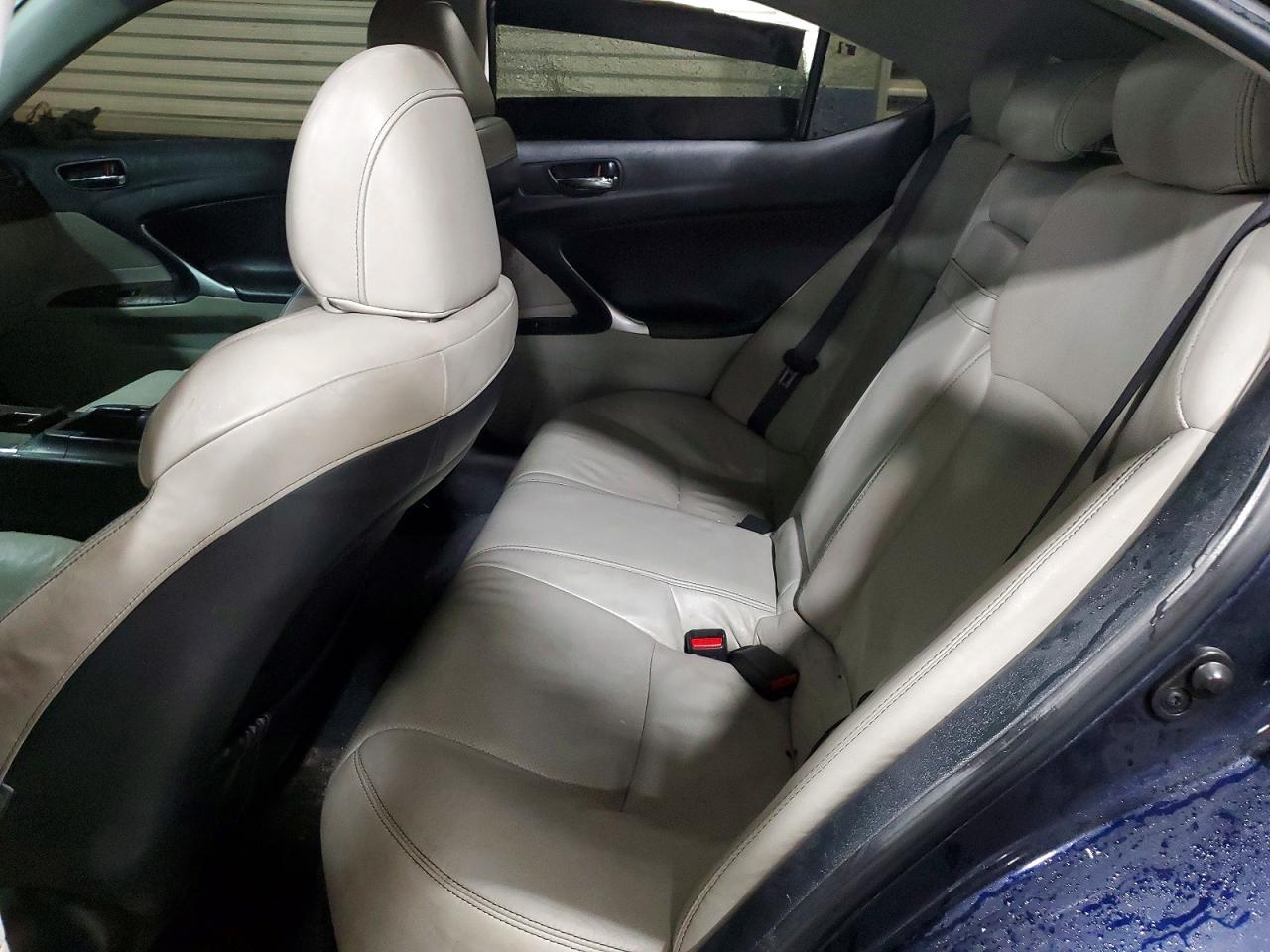 2009 LEXUS IS 250 photo 10