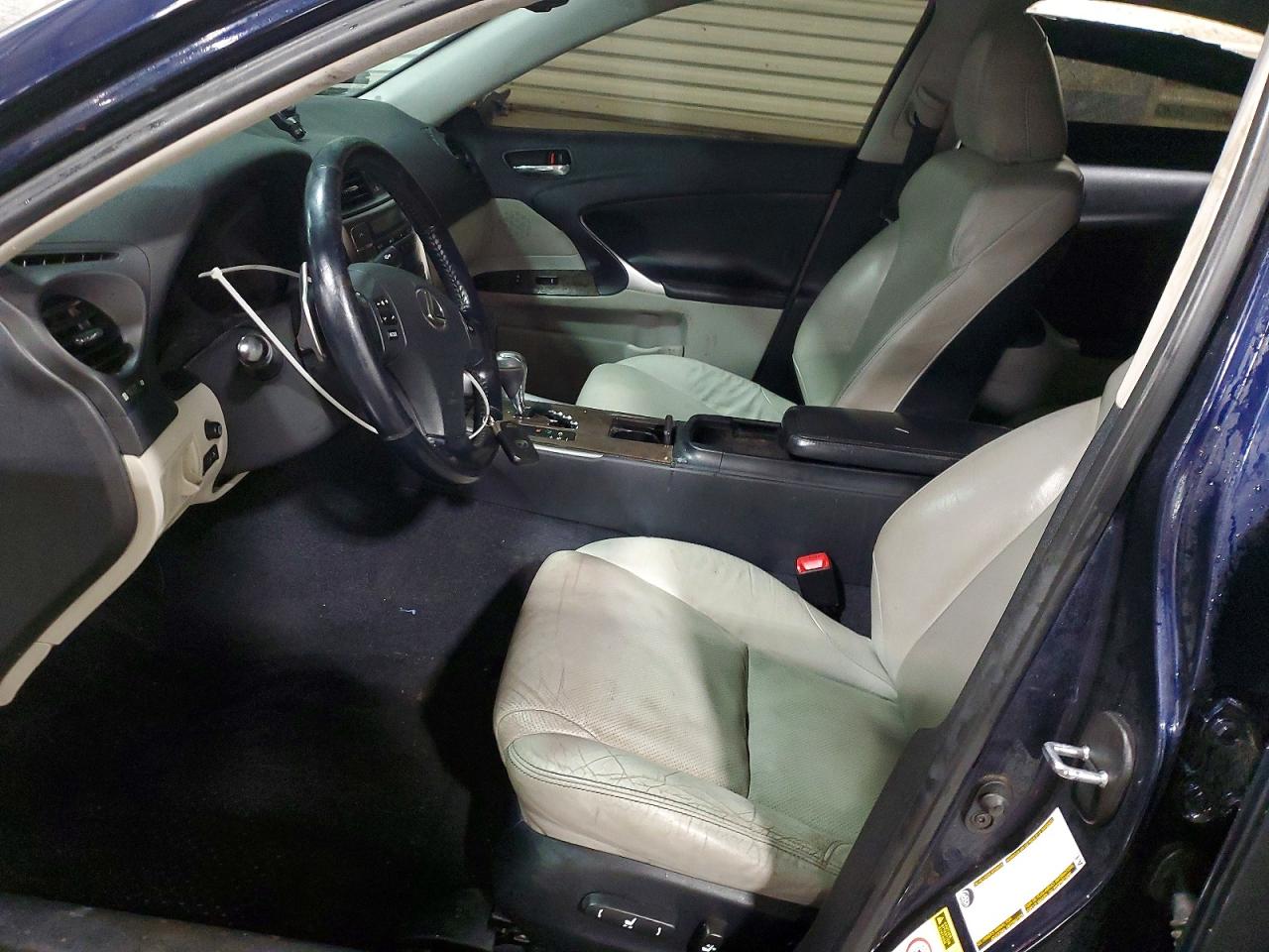 2009 LEXUS IS 250 photo 7