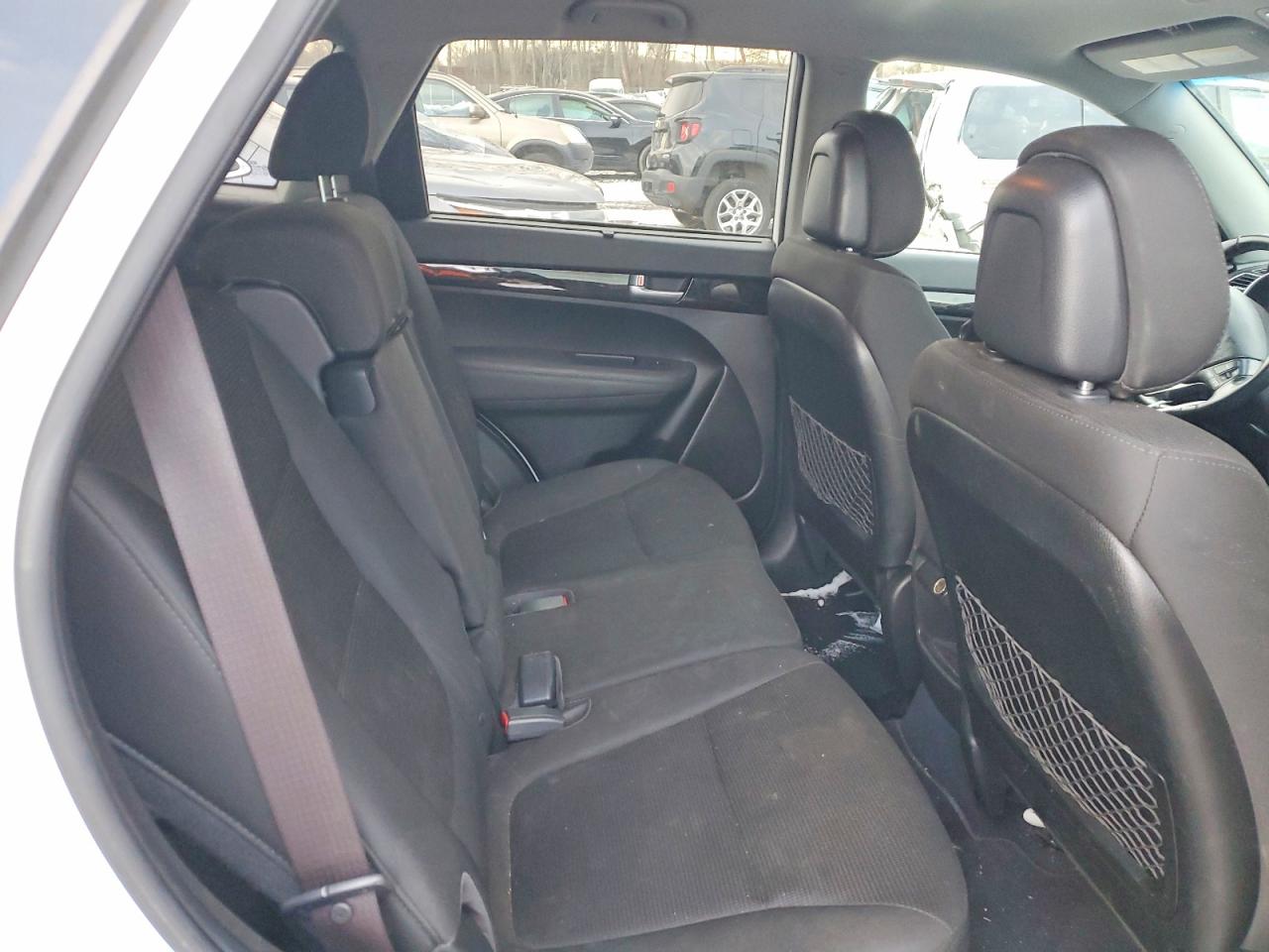 2014 KIA SORENTO LX photo 11