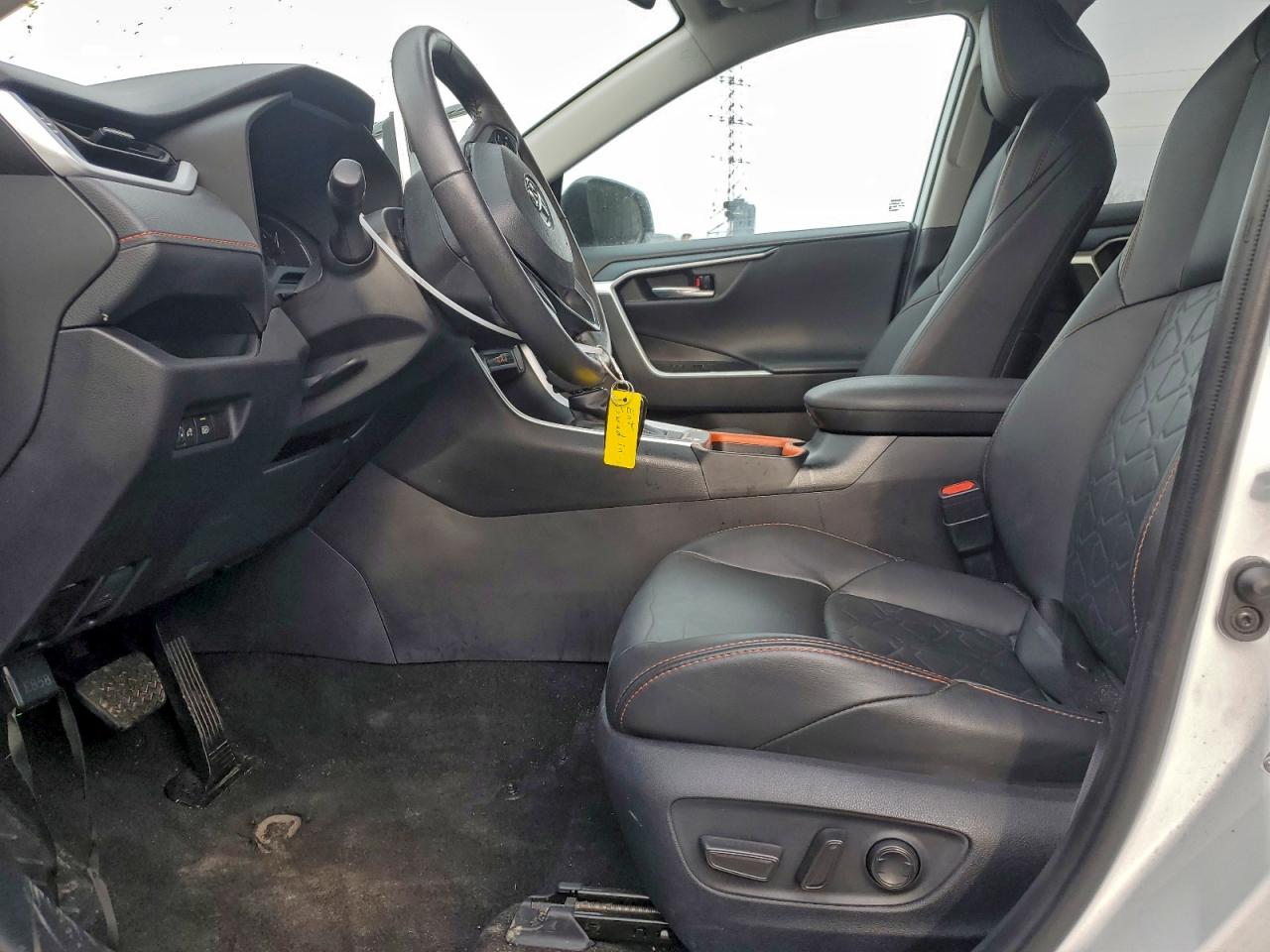 2024 TOYOTA RAV4 ADVENTURE photo 13