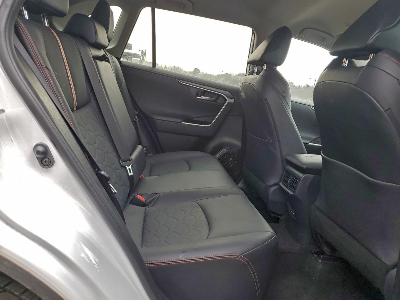 2024 TOYOTA RAV4 ADVENTURE photo 21