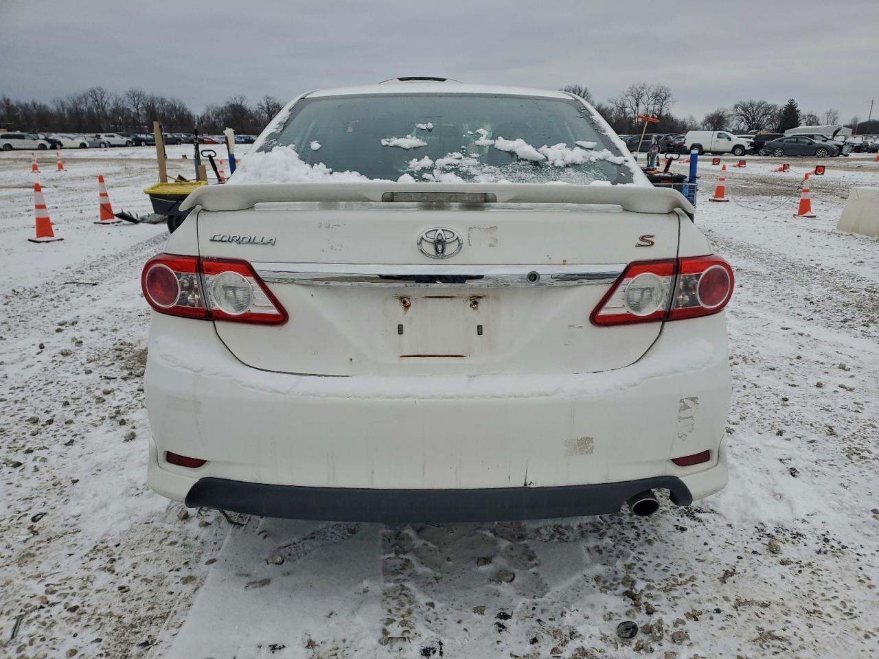 2013 TOYOTA COROLLA BASE photo 16