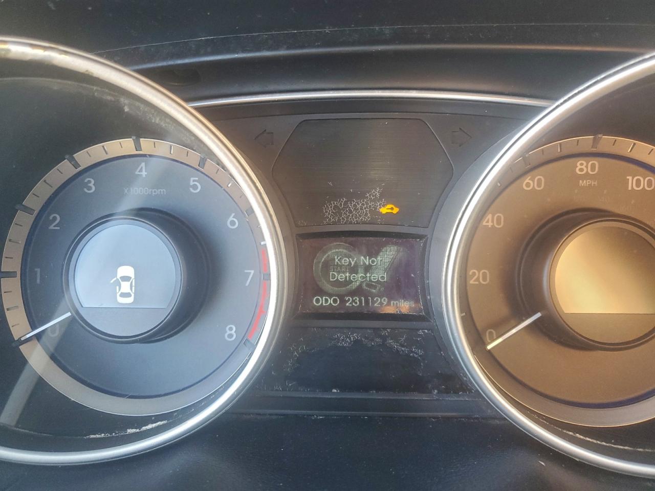 2011 HYUNDAI SONATA SE photo 9
