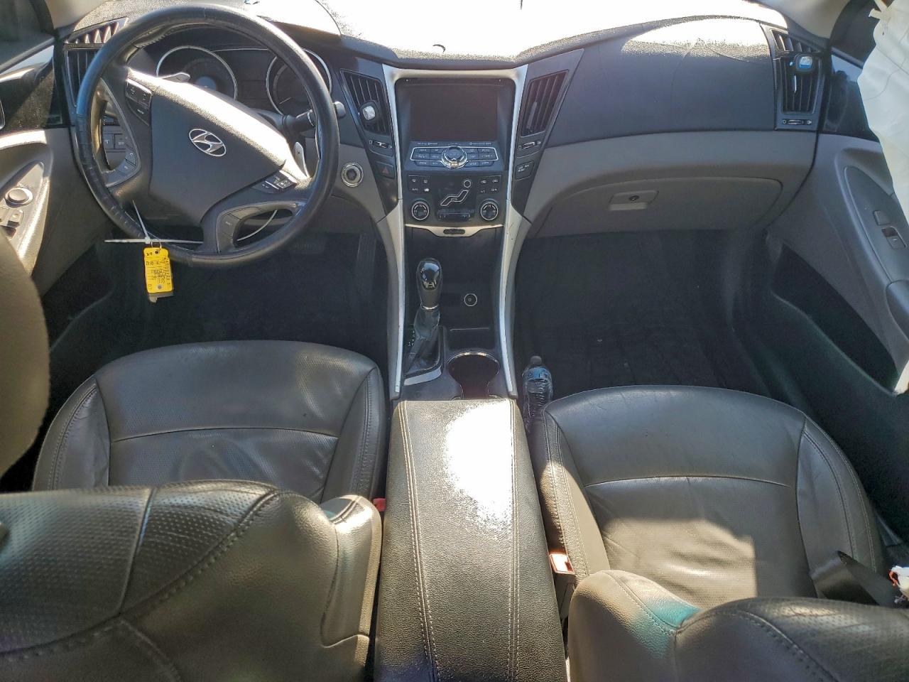 2011 HYUNDAI SONATA SE photo 8