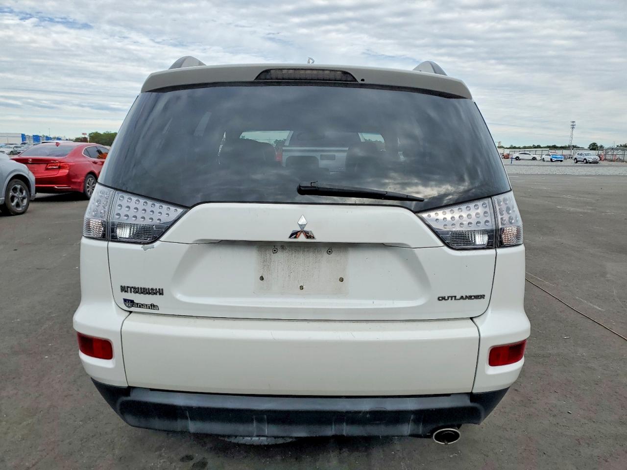 2010 MITSUBISHI OUTLANDER SE photo 6