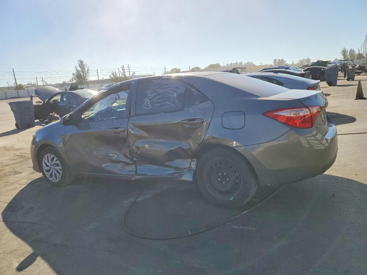 2018 TOYOTA COROLLA L photo 2