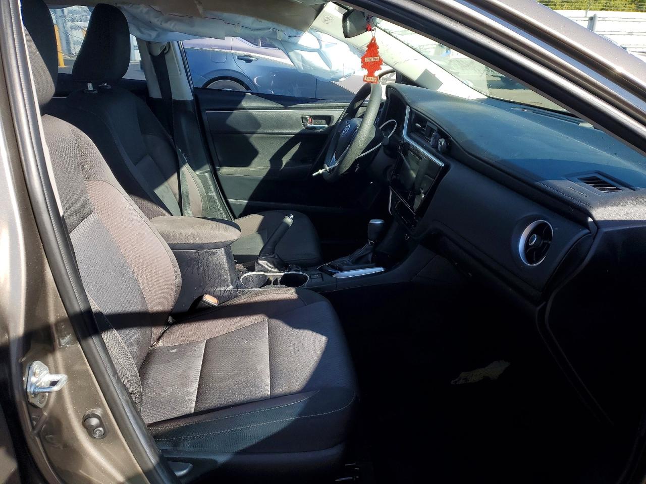 2018 TOYOTA COROLLA L photo 7