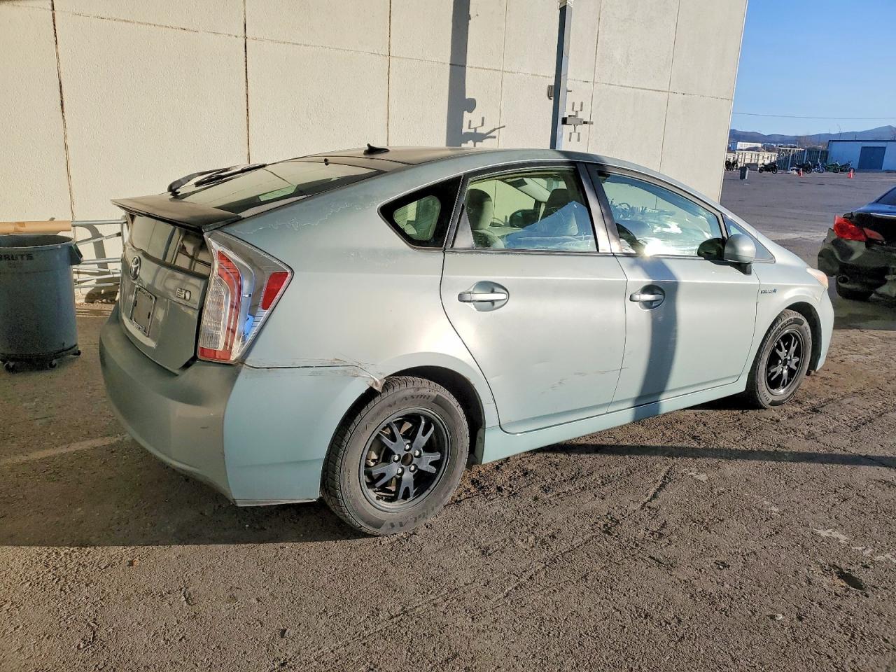 2012 TOYOTA PRIUS photo 3