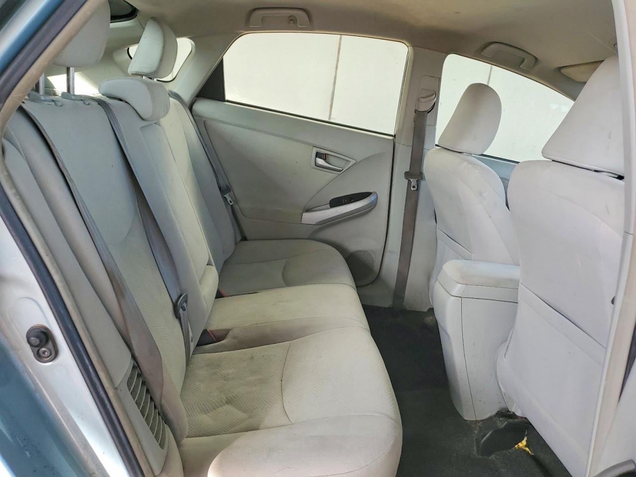 2012 TOYOTA PRIUS photo 10