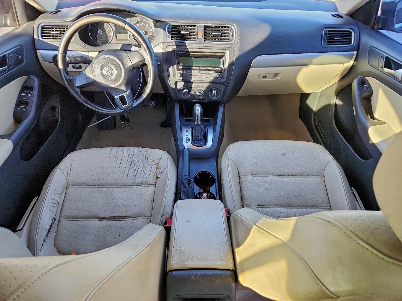 2013 VOLKSWAGEN JETTA SE photo 8