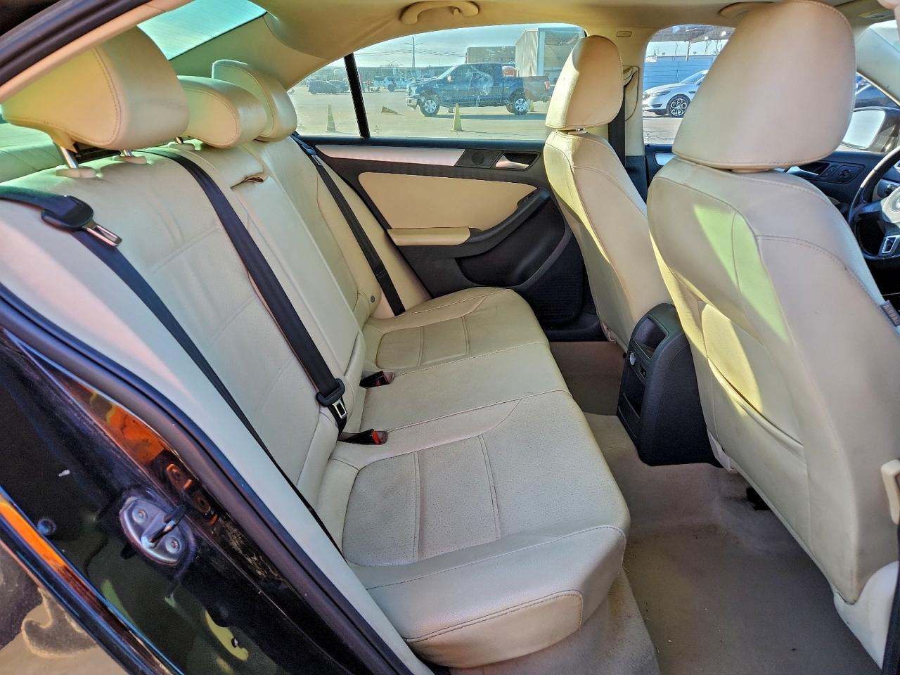 2013 VOLKSWAGEN JETTA SE photo 10