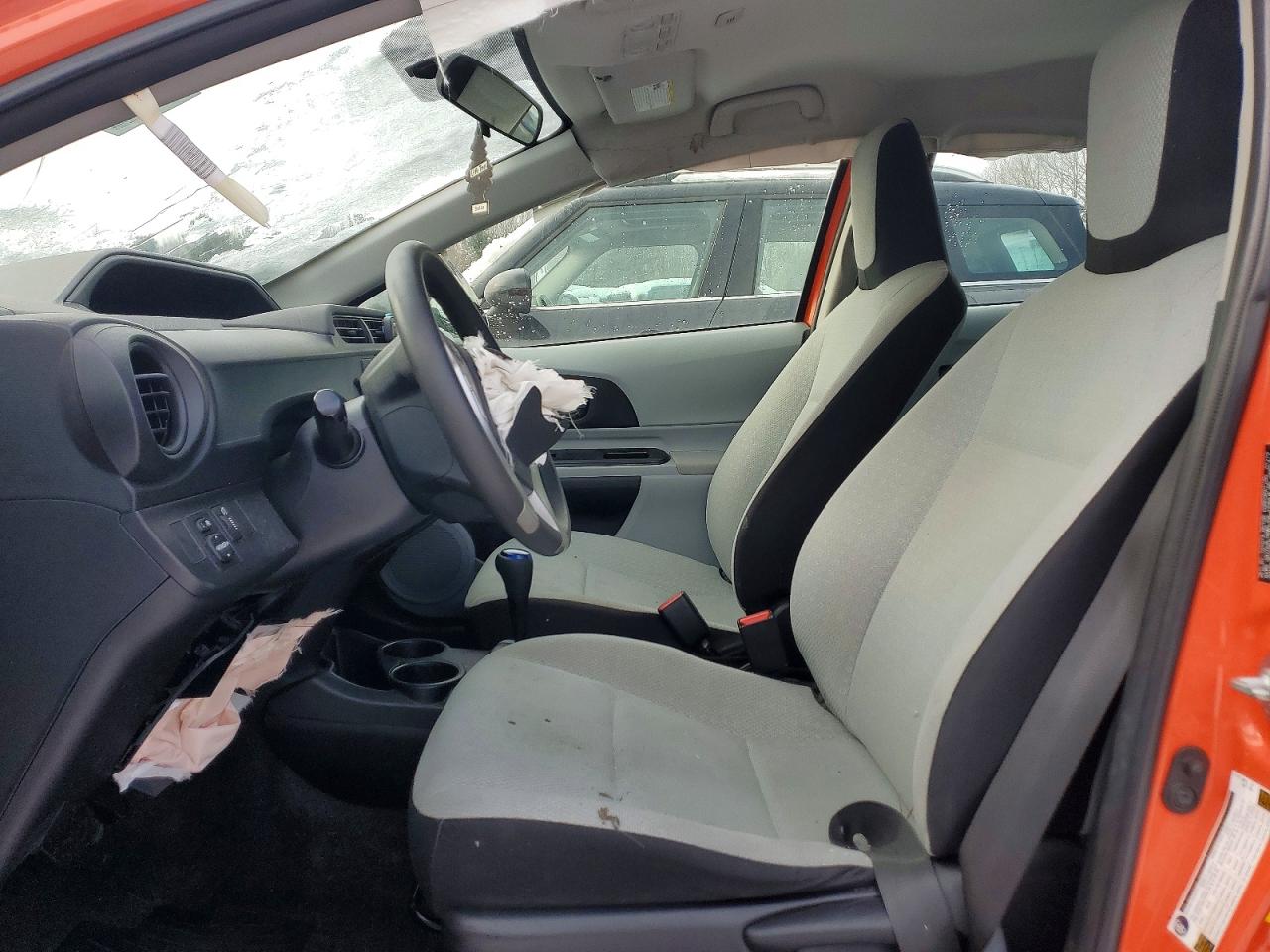 2012 TOYOTA PRIUS C photo 7