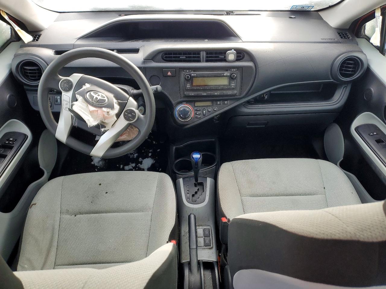 2012 TOYOTA PRIUS C photo 8