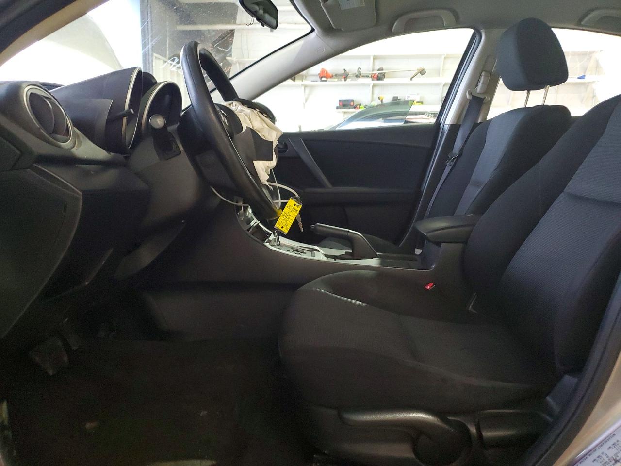 2010 MAZDA 3 I photo 6