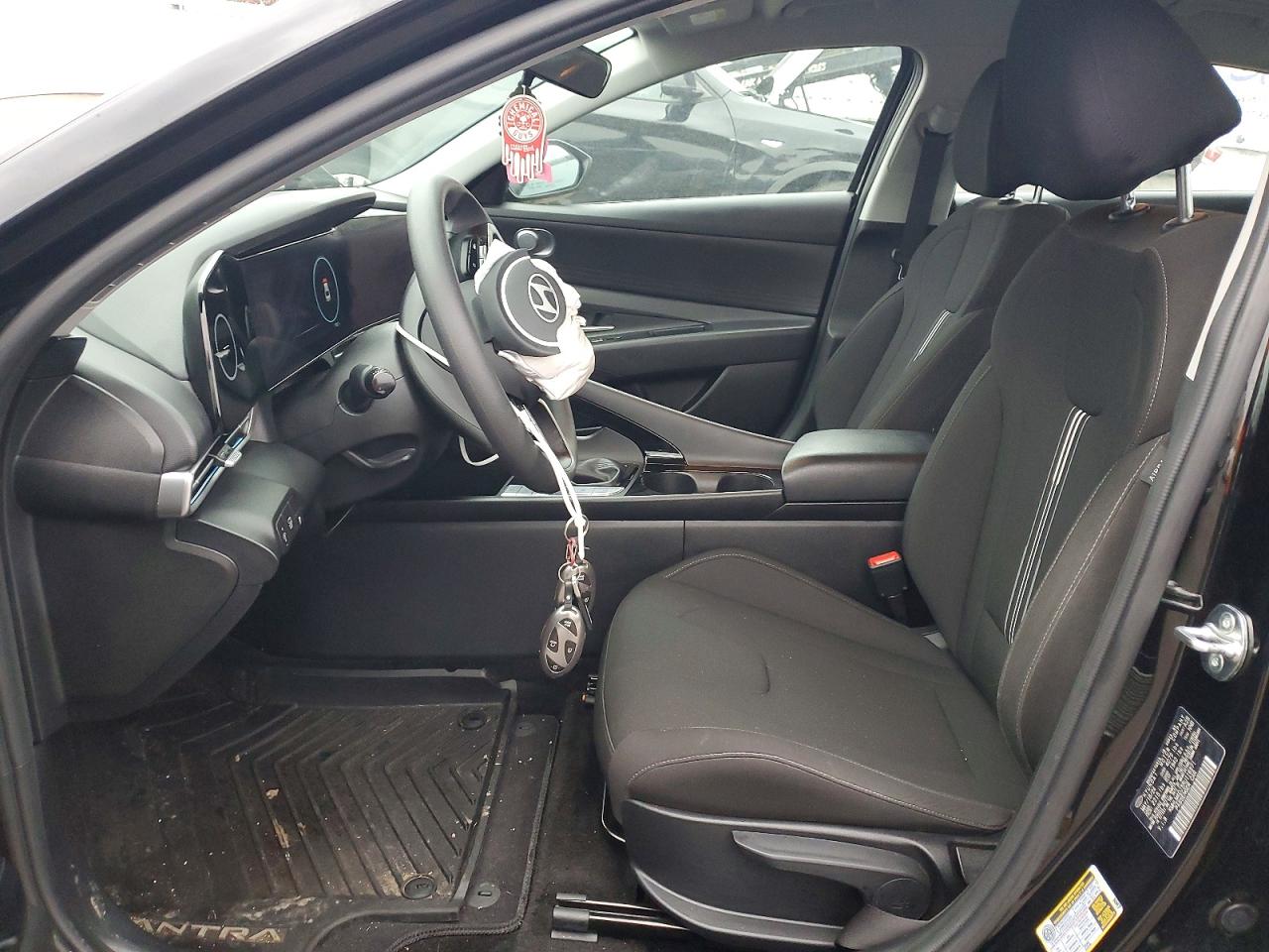 2024 HYUNDAI ELANTRA BLUE photo 7