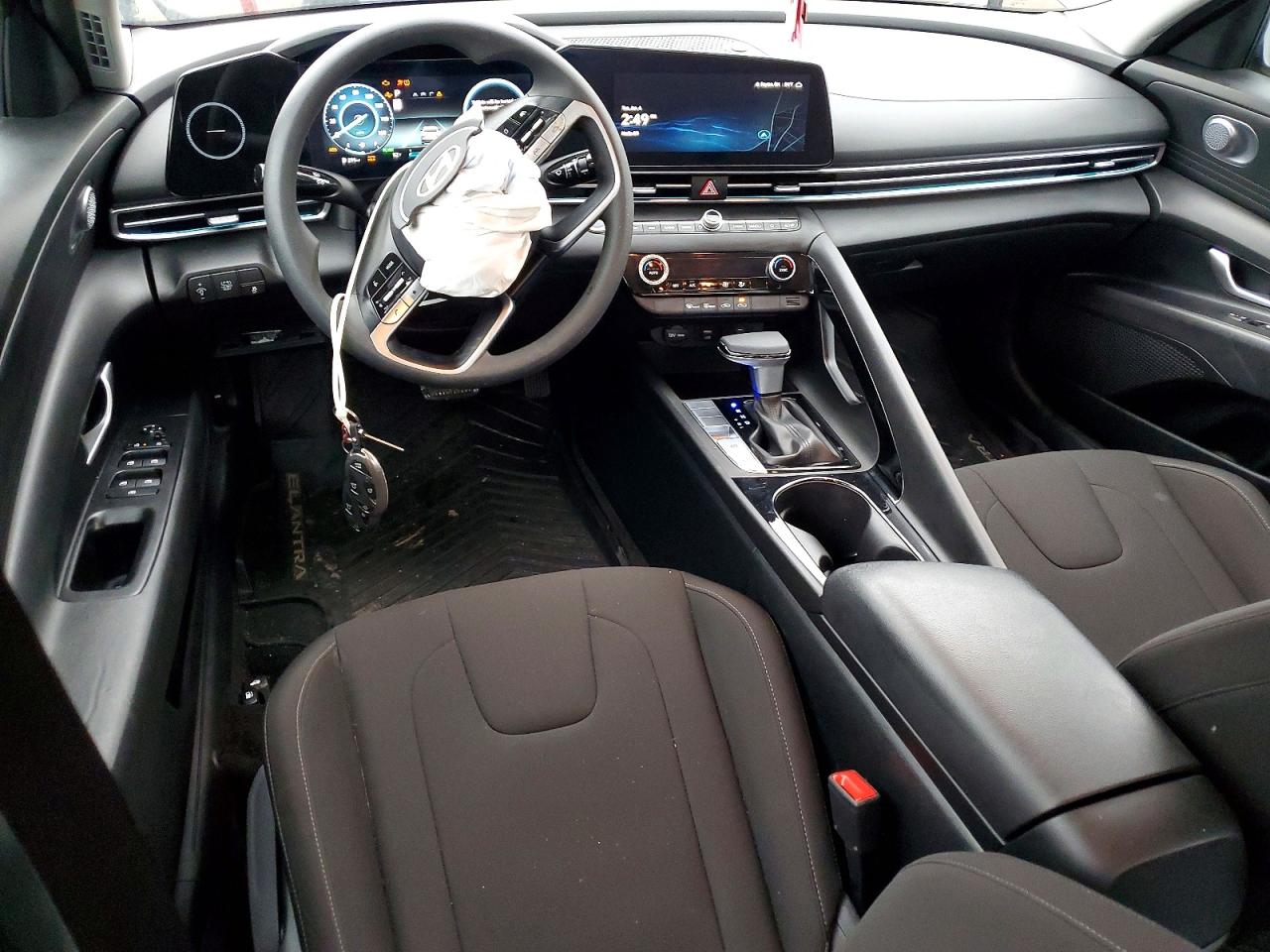 2024 HYUNDAI ELANTRA BLUE photo 8