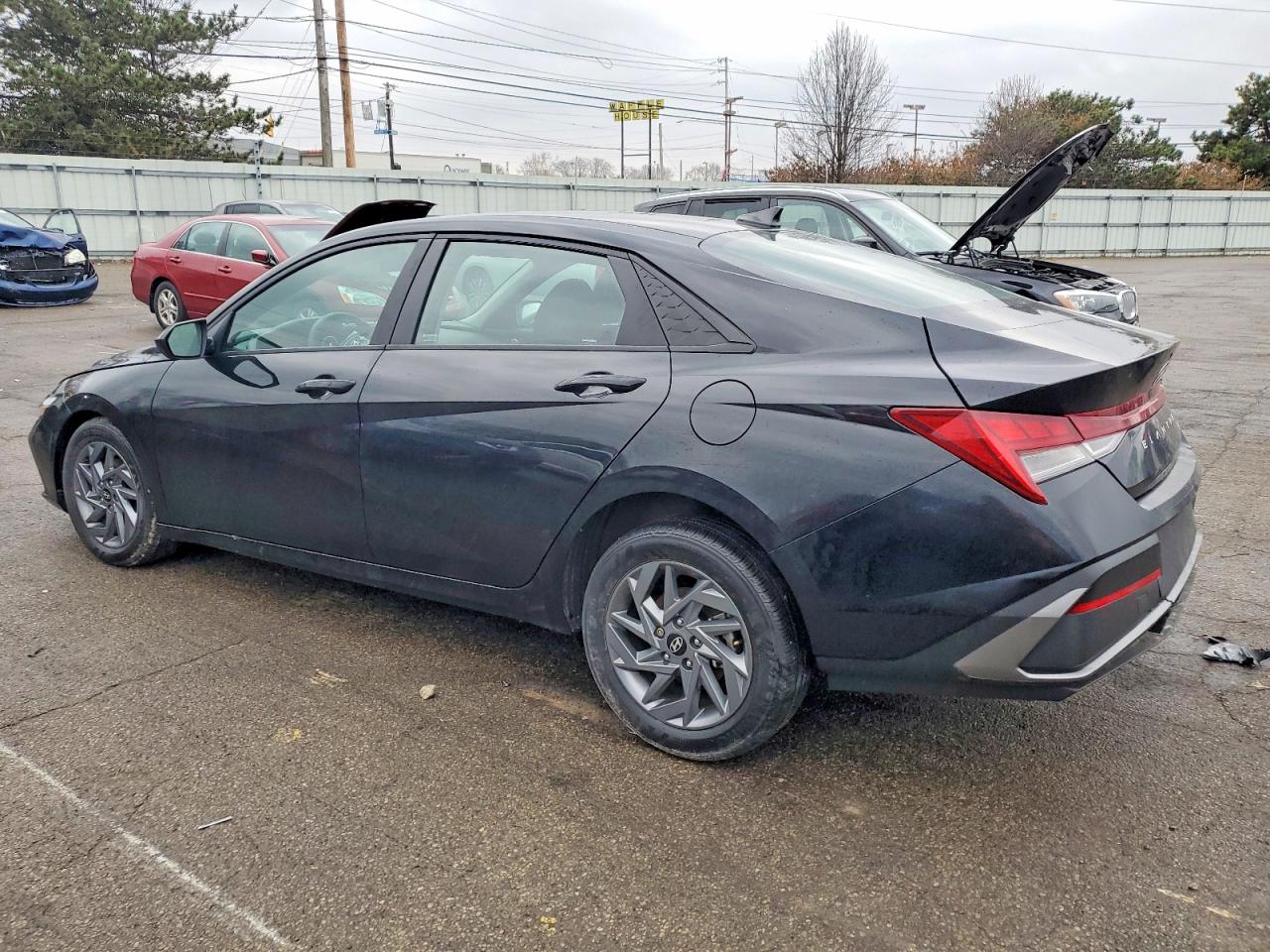 2024 HYUNDAI ELANTRA BLUE photo 2