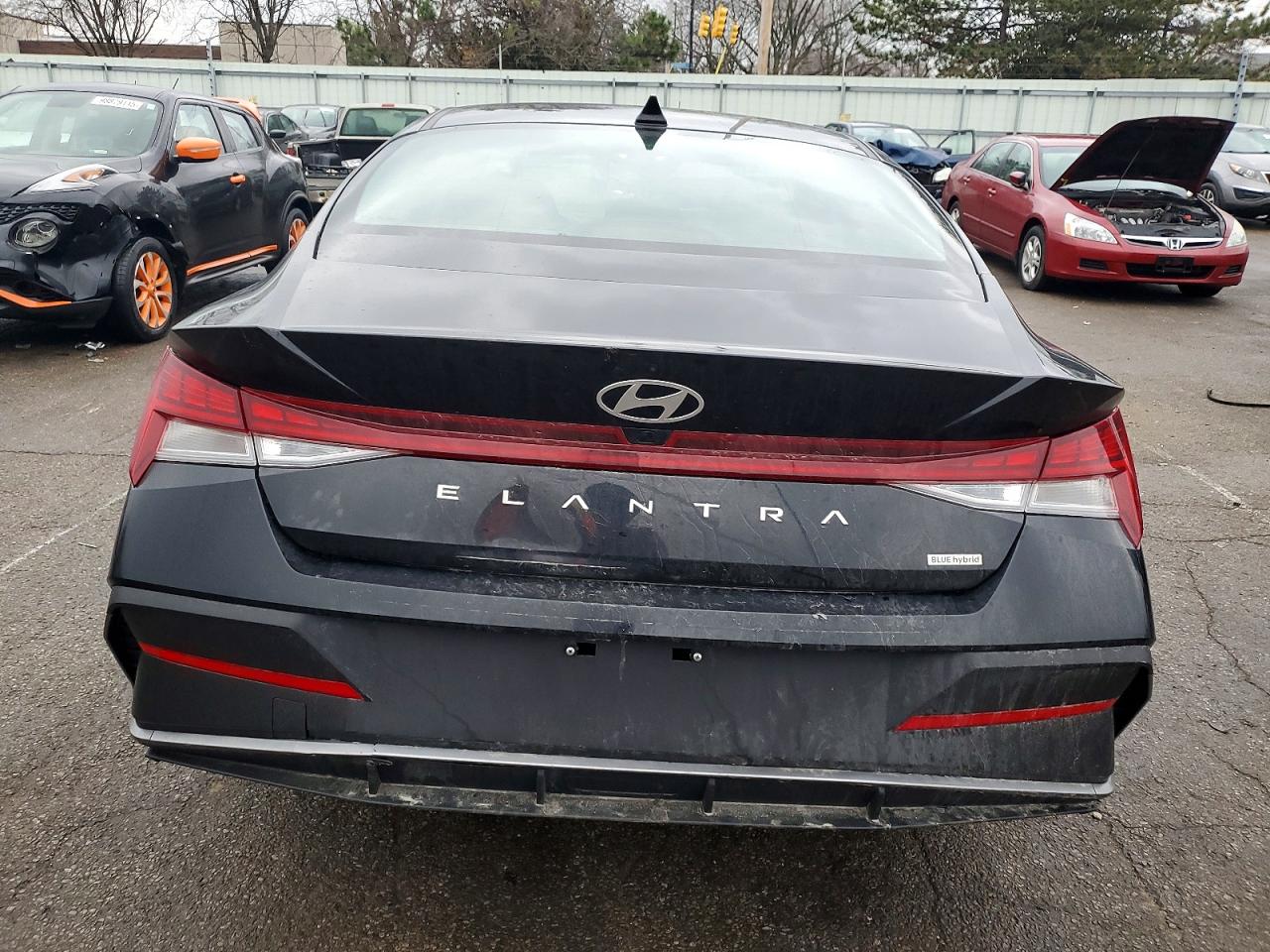 2024 HYUNDAI ELANTRA BLUE photo 6