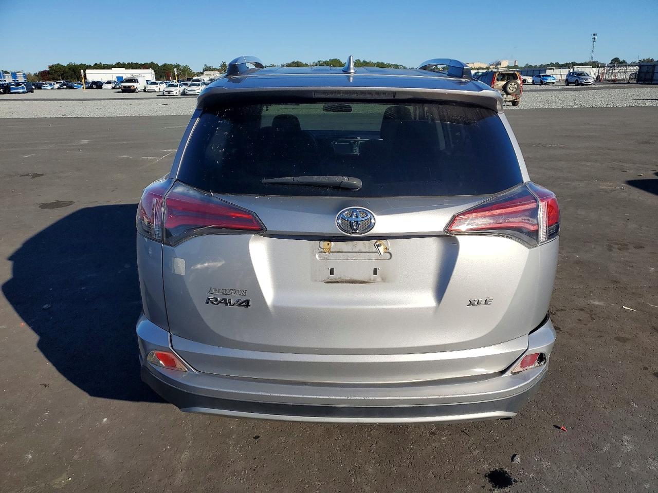 2016 TOYOTA RAV4 XLE photo 6