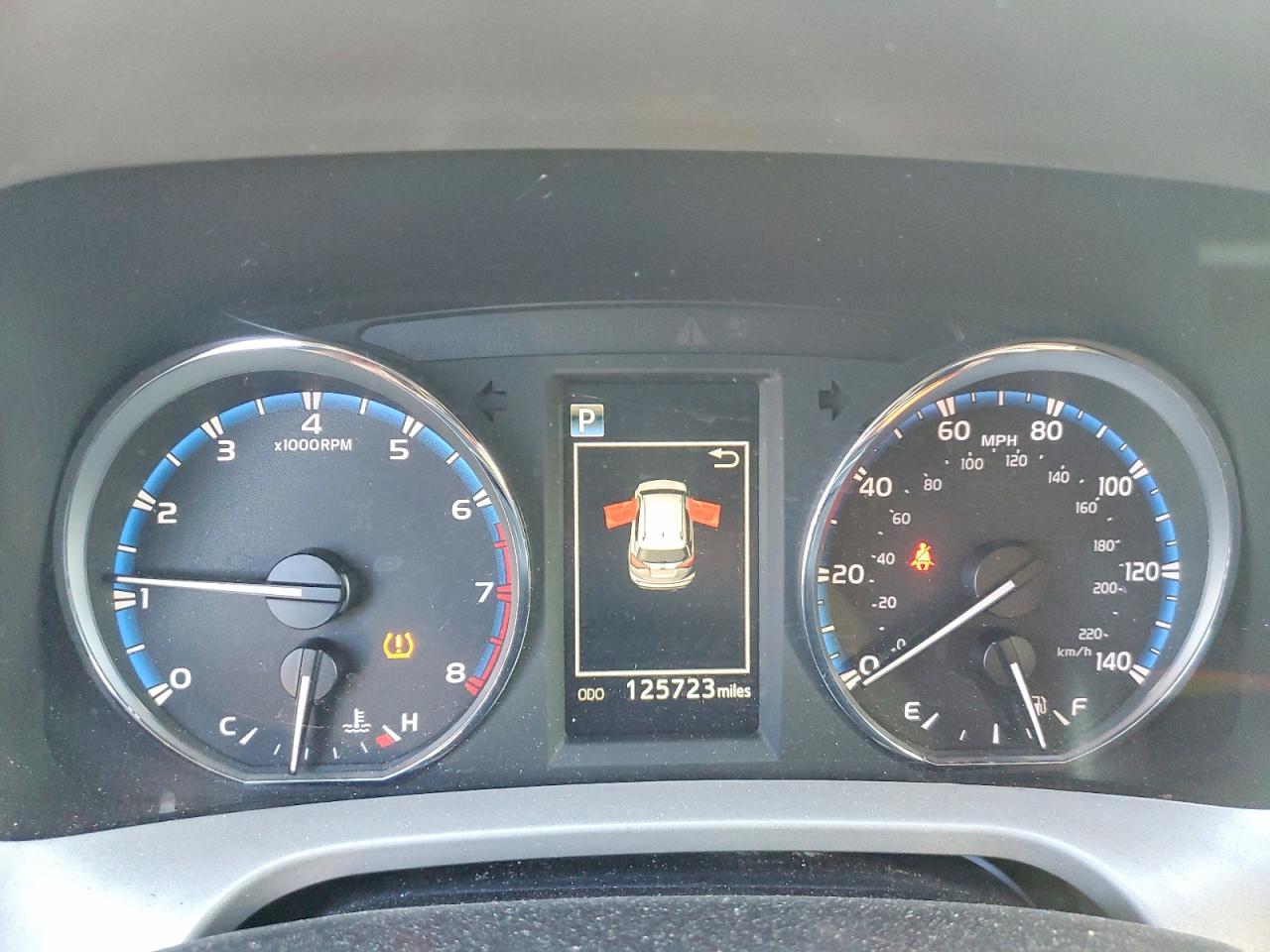 2016 TOYOTA RAV4 XLE photo 9
