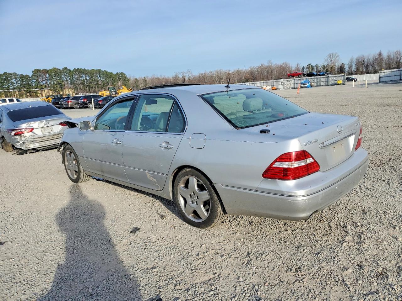 2005 LEXUS LS 430 photo 4