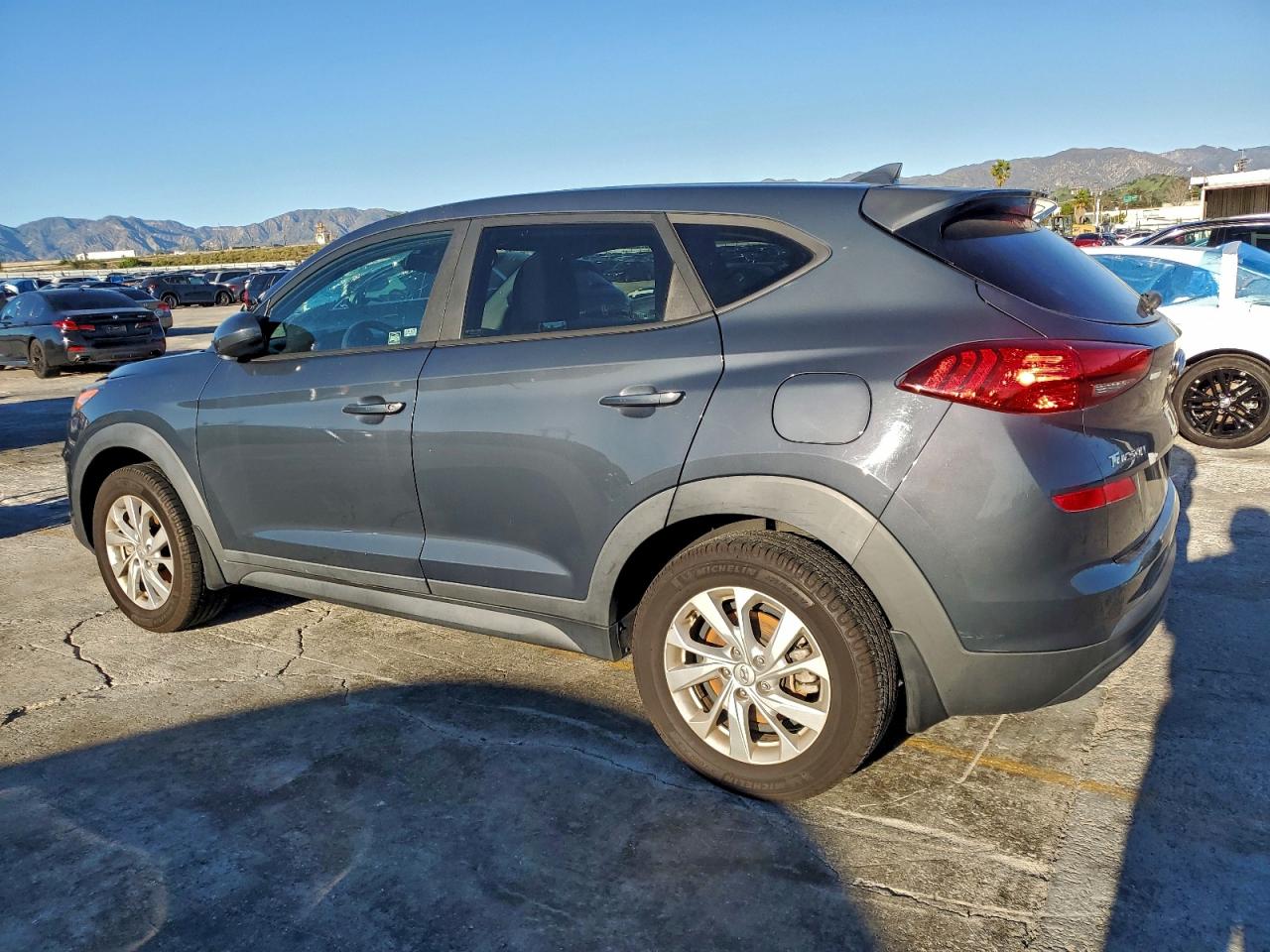 2019 HYUNDAI TUCSON SE photo 2