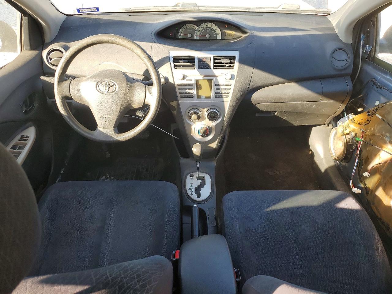 2008 TOYOTA YARIS photo 8