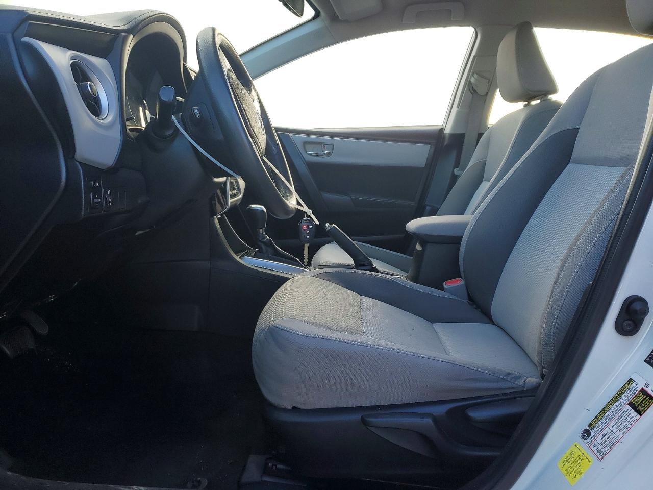2017 TOYOTA COROLLA L photo 7