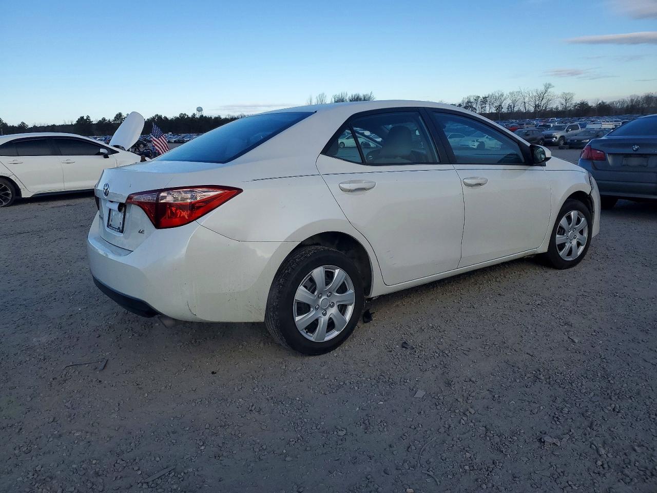 2017 TOYOTA COROLLA L photo 3
