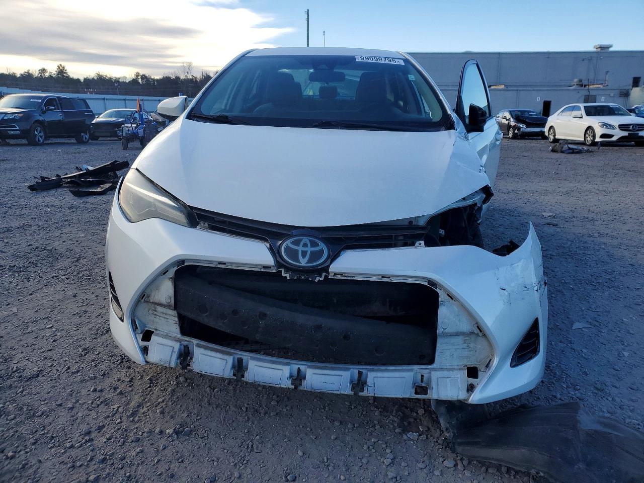 2017 TOYOTA COROLLA L photo 5