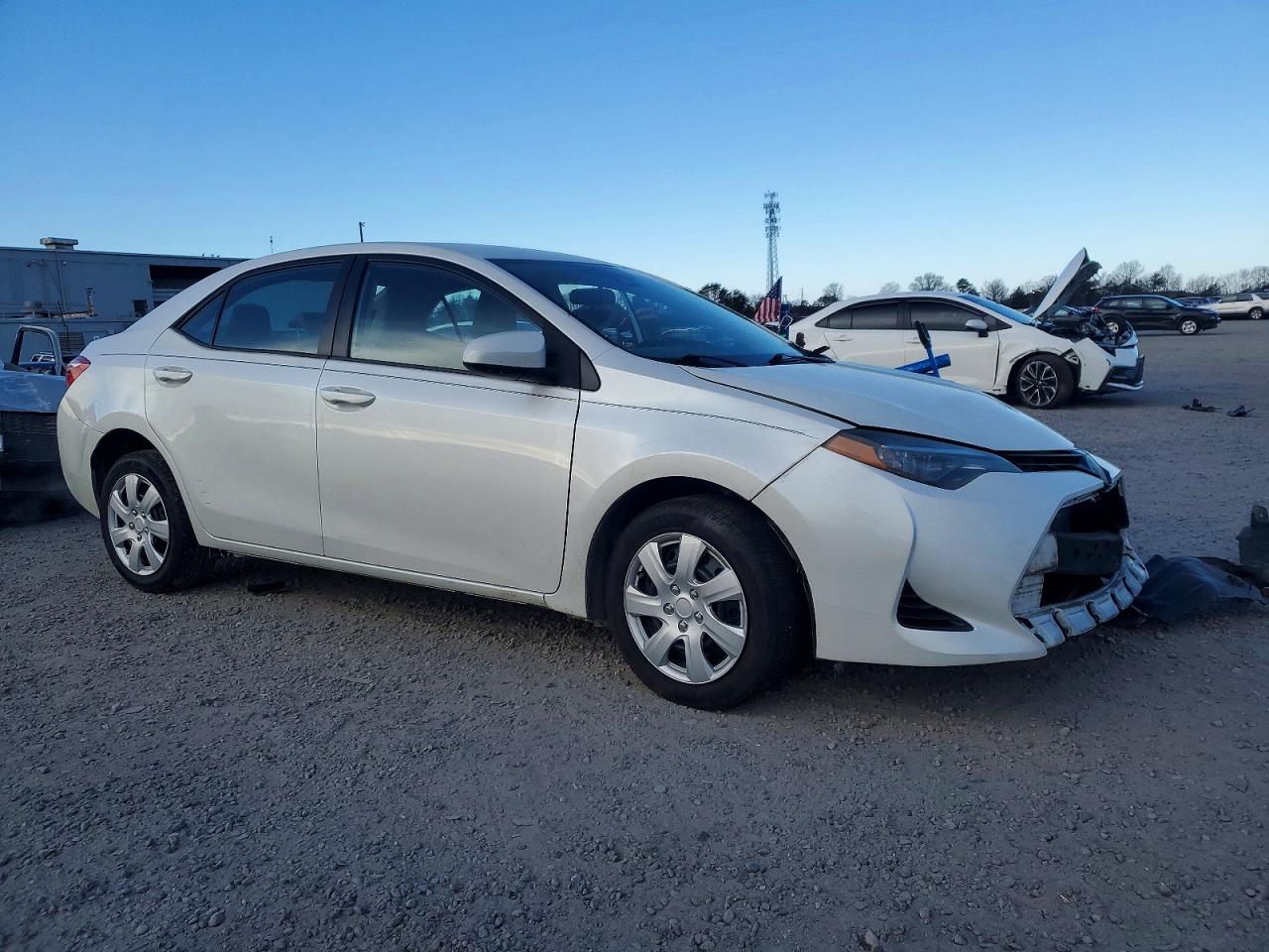 2017 TOYOTA COROLLA L photo 4