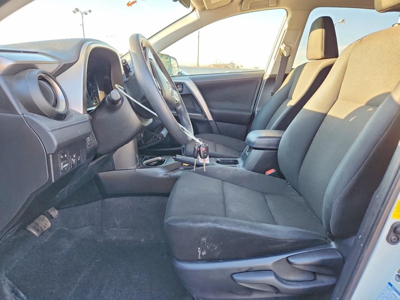 2017 TOYOTA RAV4 LE photo 7