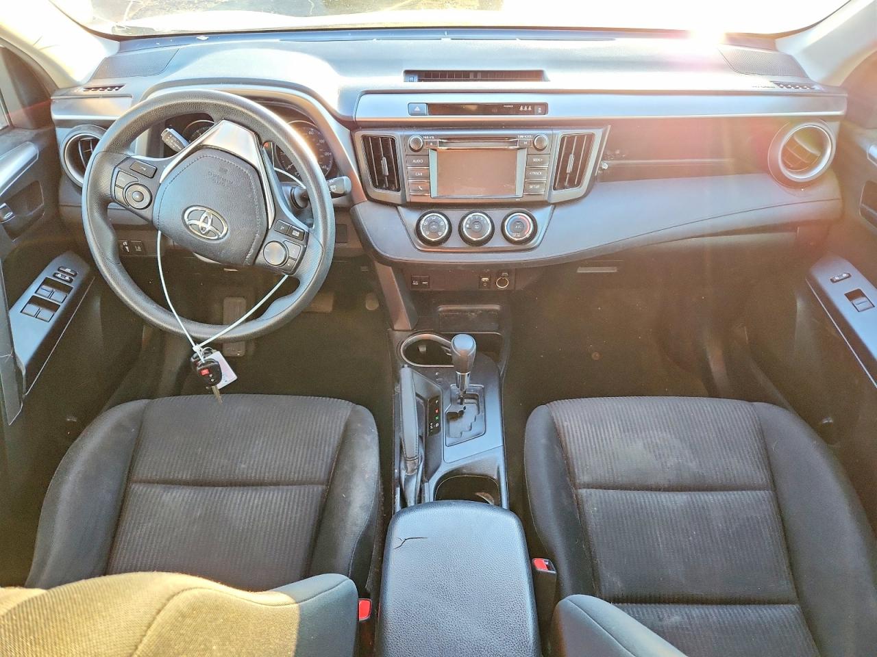 2017 TOYOTA RAV4 LE photo 8