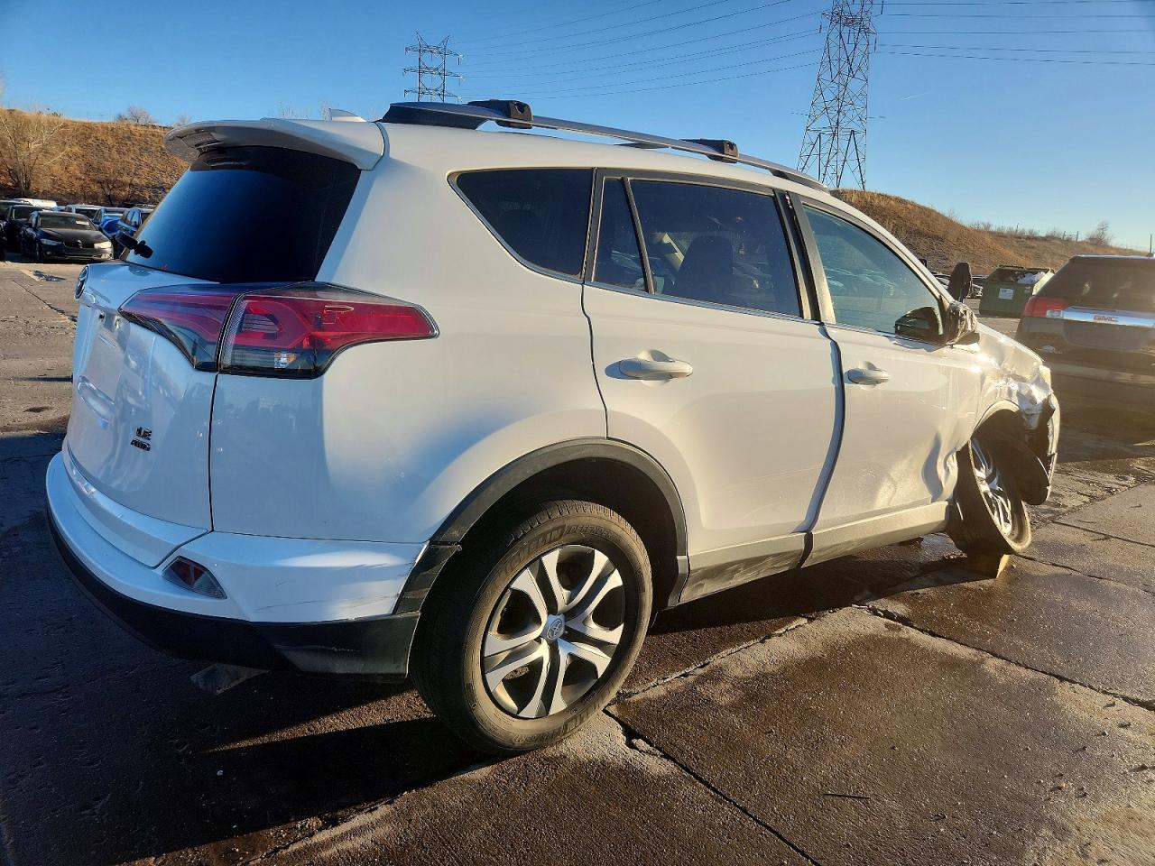 2017 TOYOTA RAV4 LE photo 3