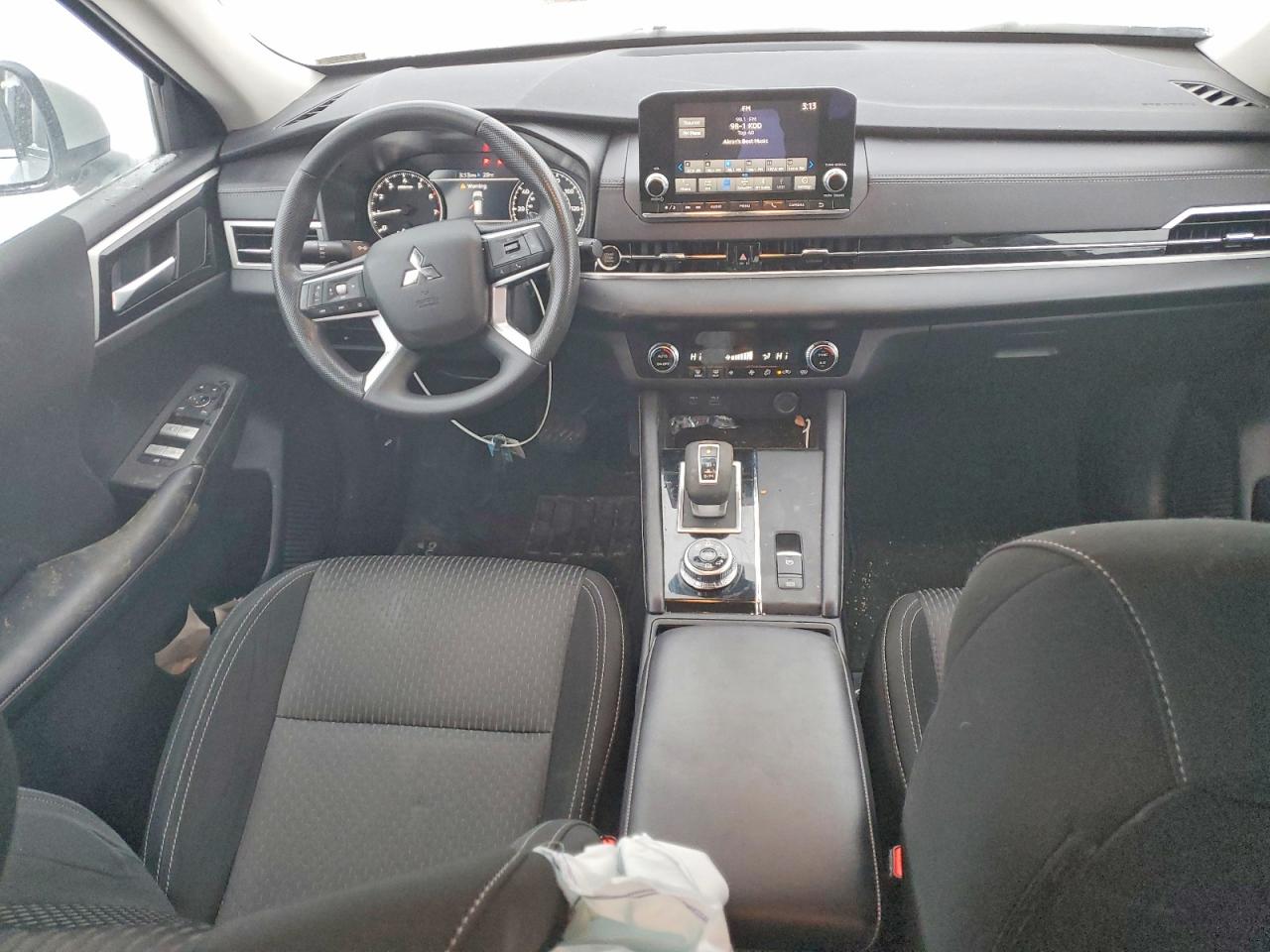2024 MITSUBISHI OUTLANDER ES photo 15