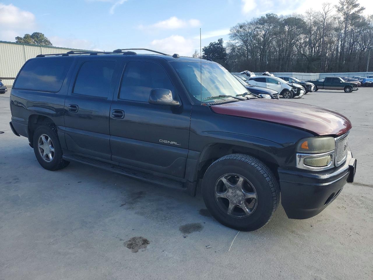 2004 GMC YUKON XL DENALI photo 4
