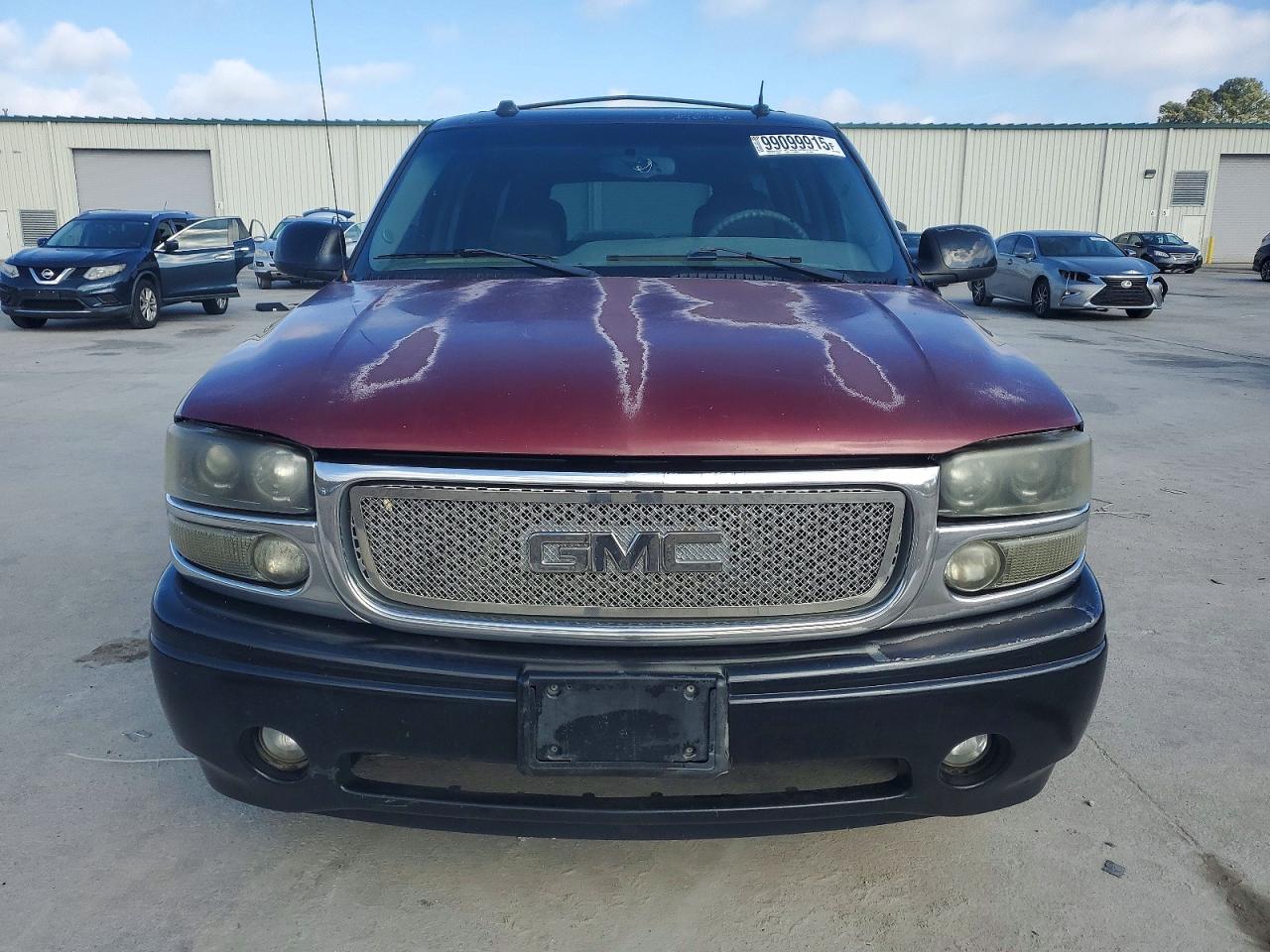 2004 GMC YUKON XL DENALI photo 5