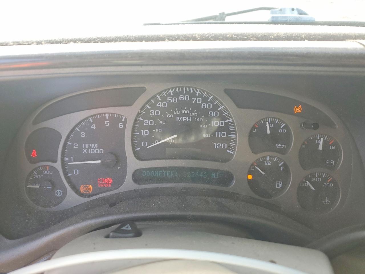 2004 GMC YUKON XL DENALI photo 9