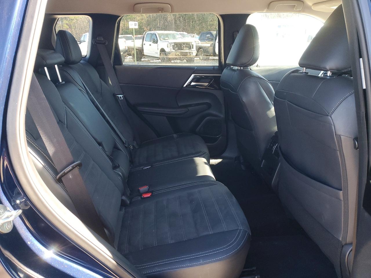 2024 MITSUBISHI OUTLANDER SE photo 11