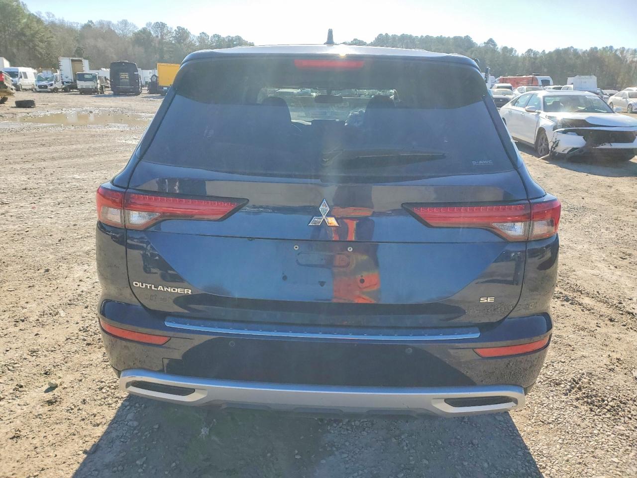 2024 MITSUBISHI OUTLANDER SE photo 6