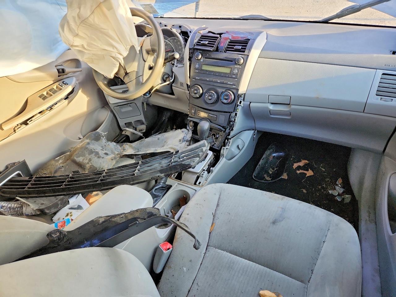 2010 TOYOTA COROLLA BASE photo 8