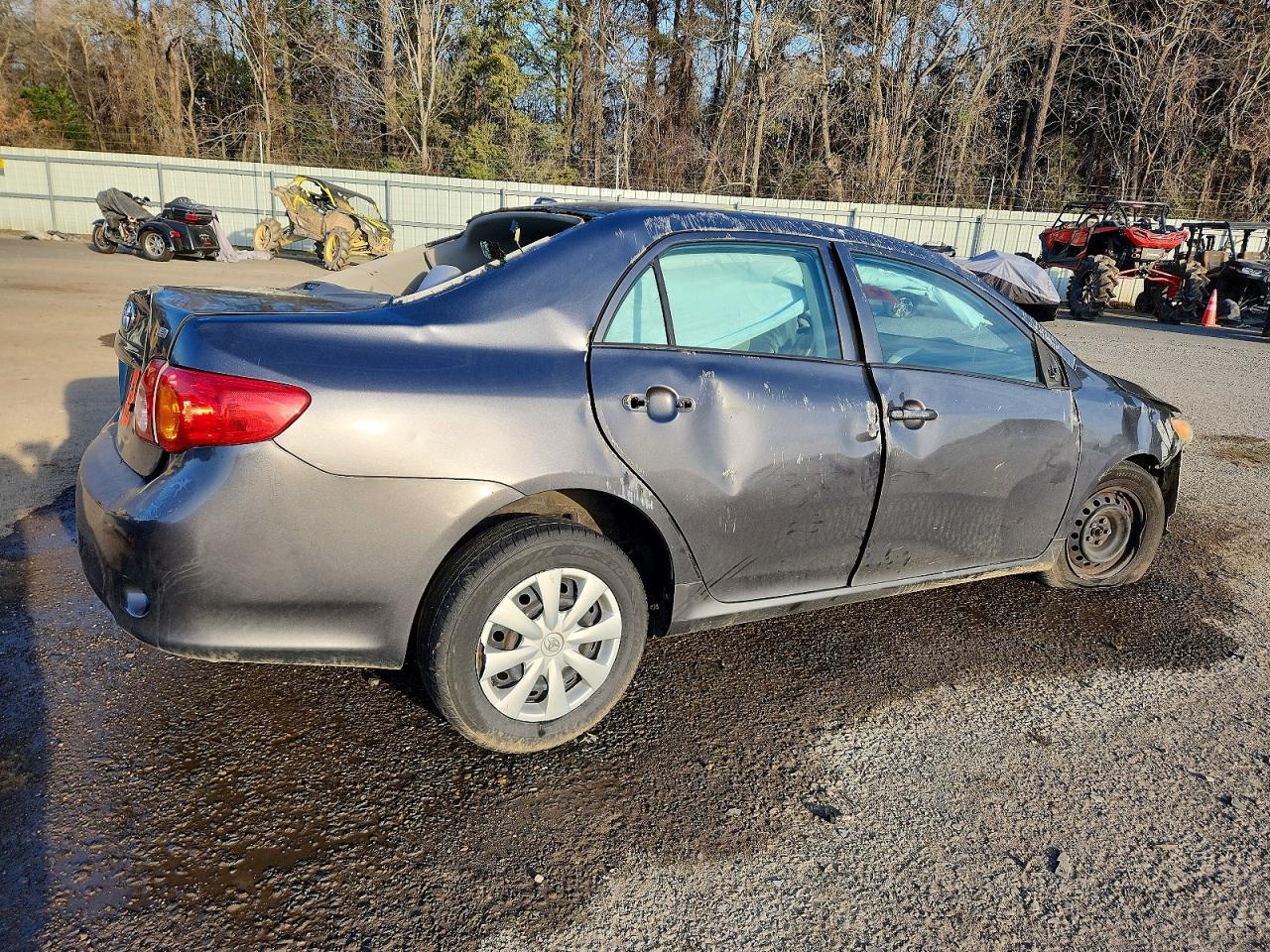 2010 TOYOTA COROLLA BASE photo 3