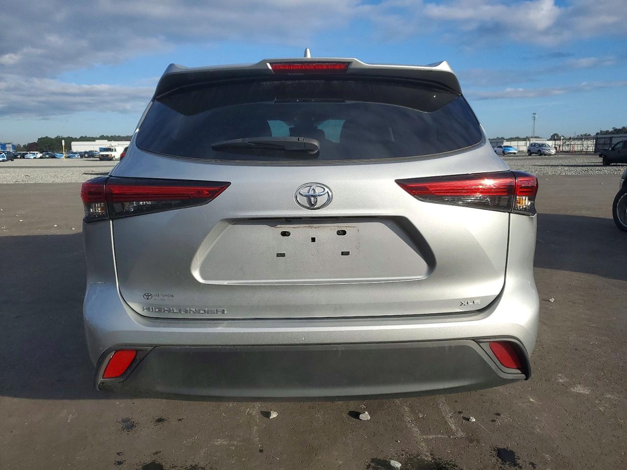 2023 TOYOTA HIGHLANDER L photo 11