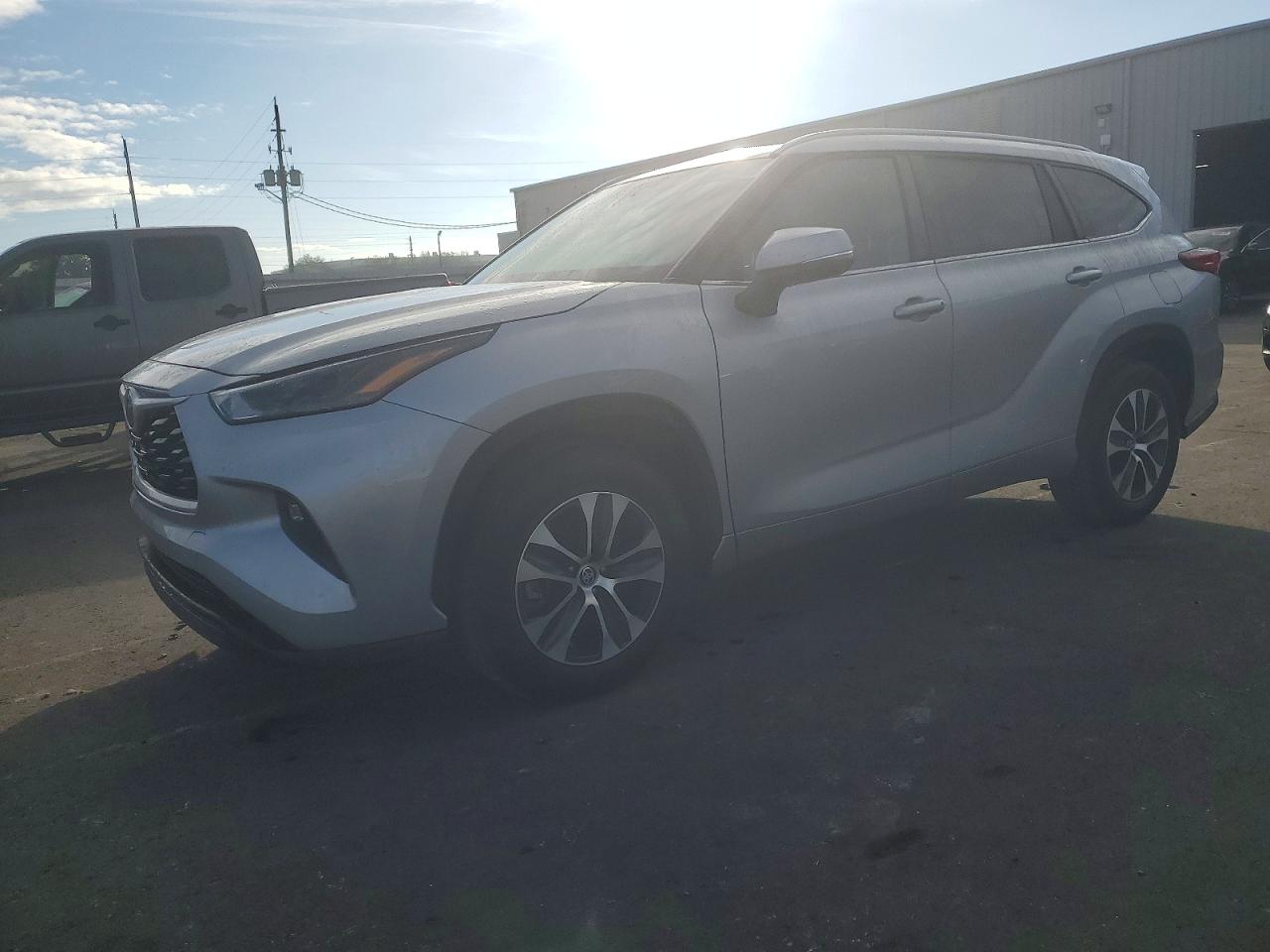 2023 TOYOTA HIGHLANDER