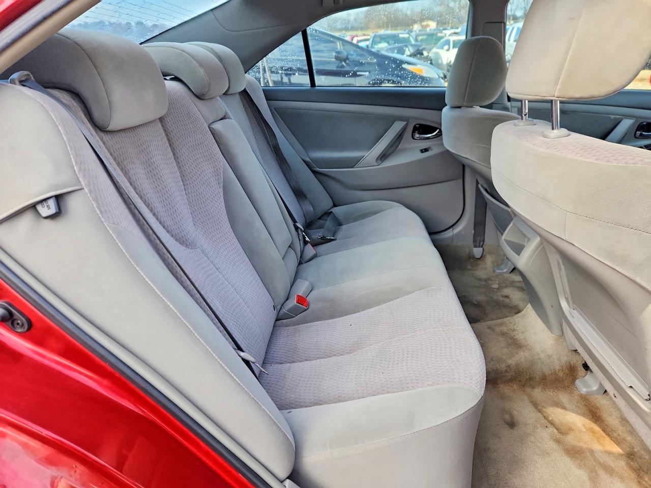 2011 TOYOTA CAMRY BASE photo 19