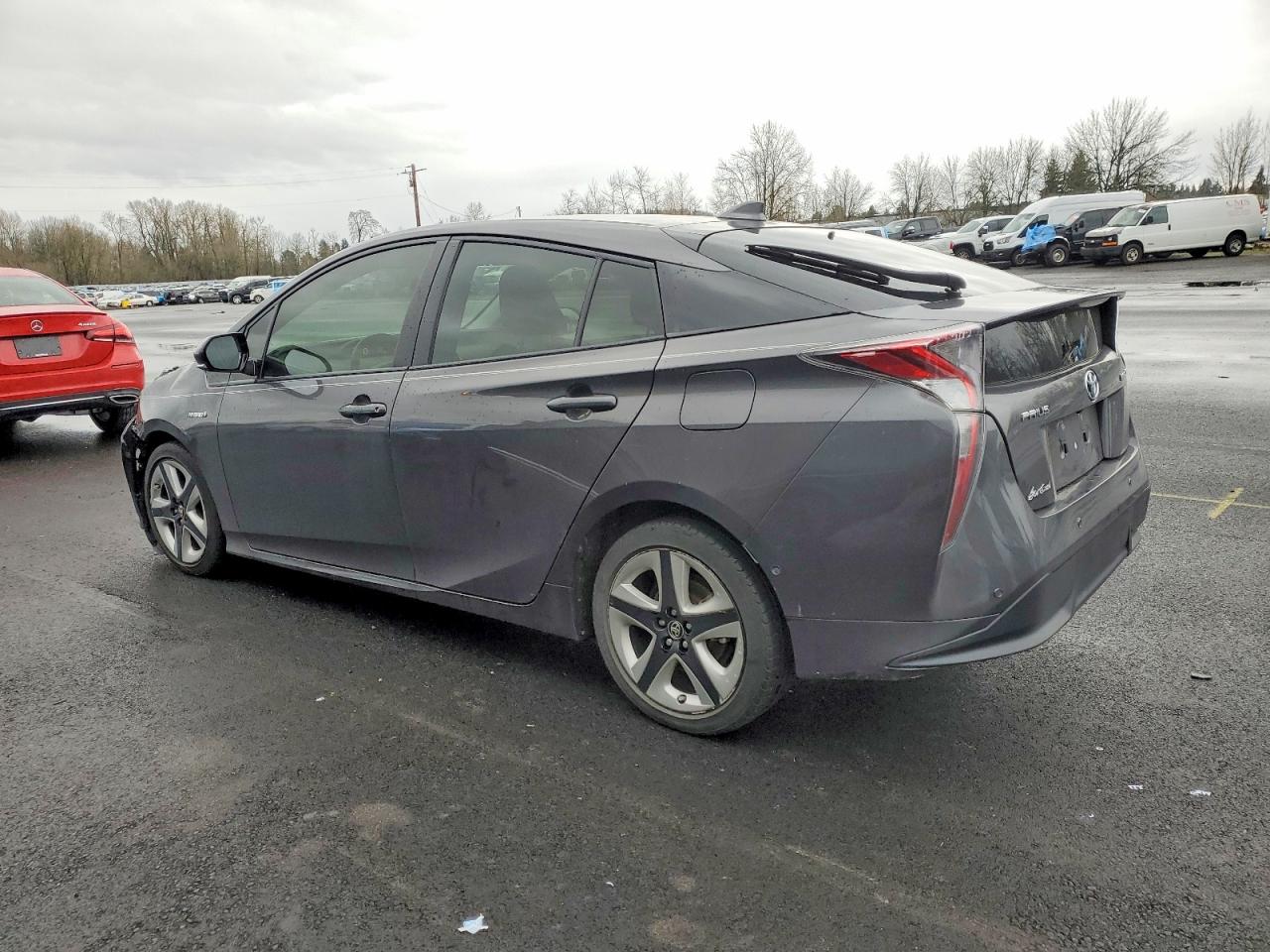 2018 TOYOTA PRIUS photo 2