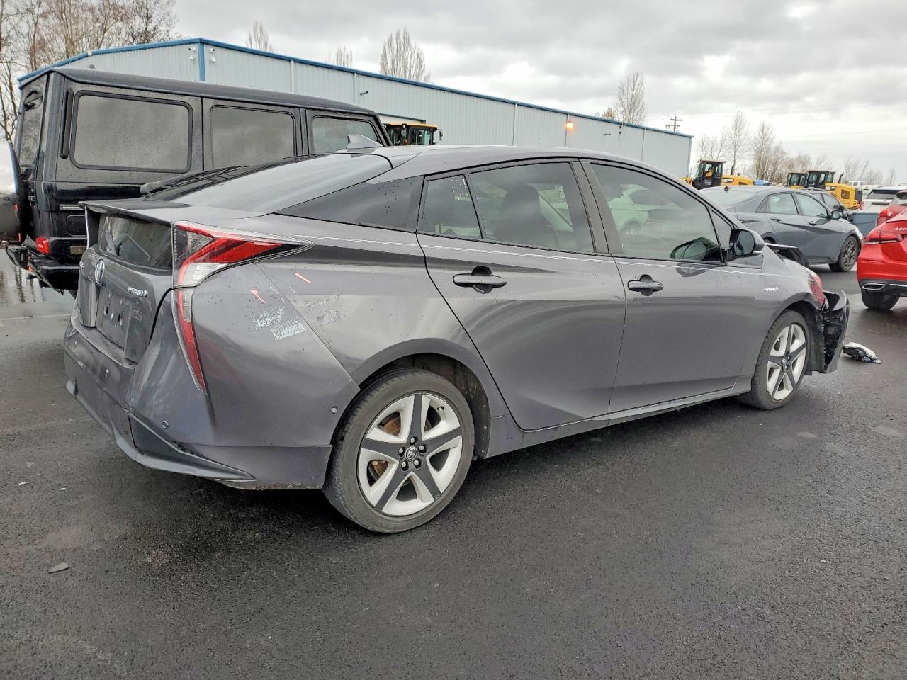 2018 TOYOTA PRIUS photo 3